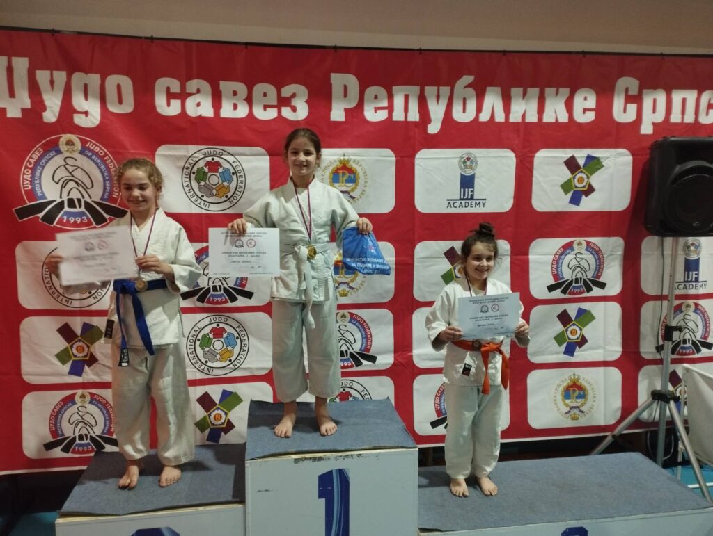 1-1024x771 Пехар у рукама џудиста Гацка- најбоља екипа Републике Српске