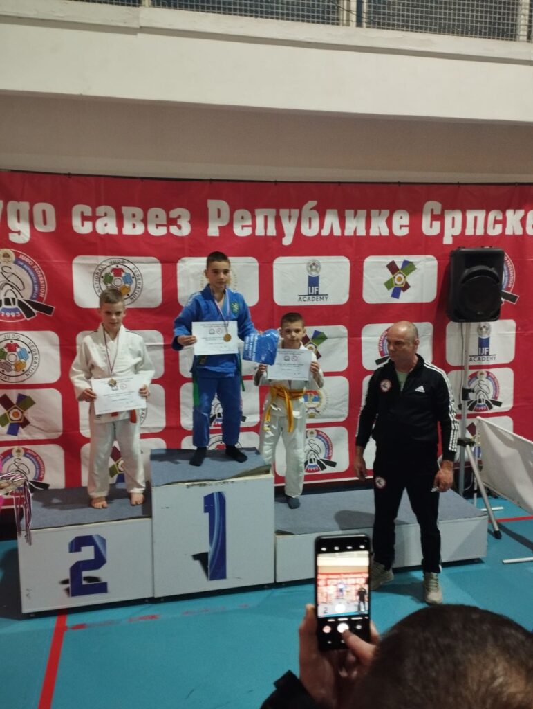 7-771x1024 Пехар у рукама џудиста Гацка- најбоља екипа Републике Српске