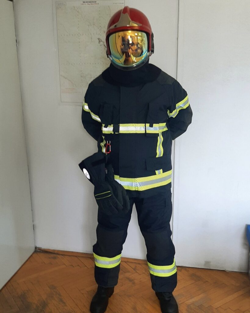 IMG-1492936d2a0d9e384b219feb97e46ee5-V-819x1024 Deset novih uniformi za gatačke vatrogasce