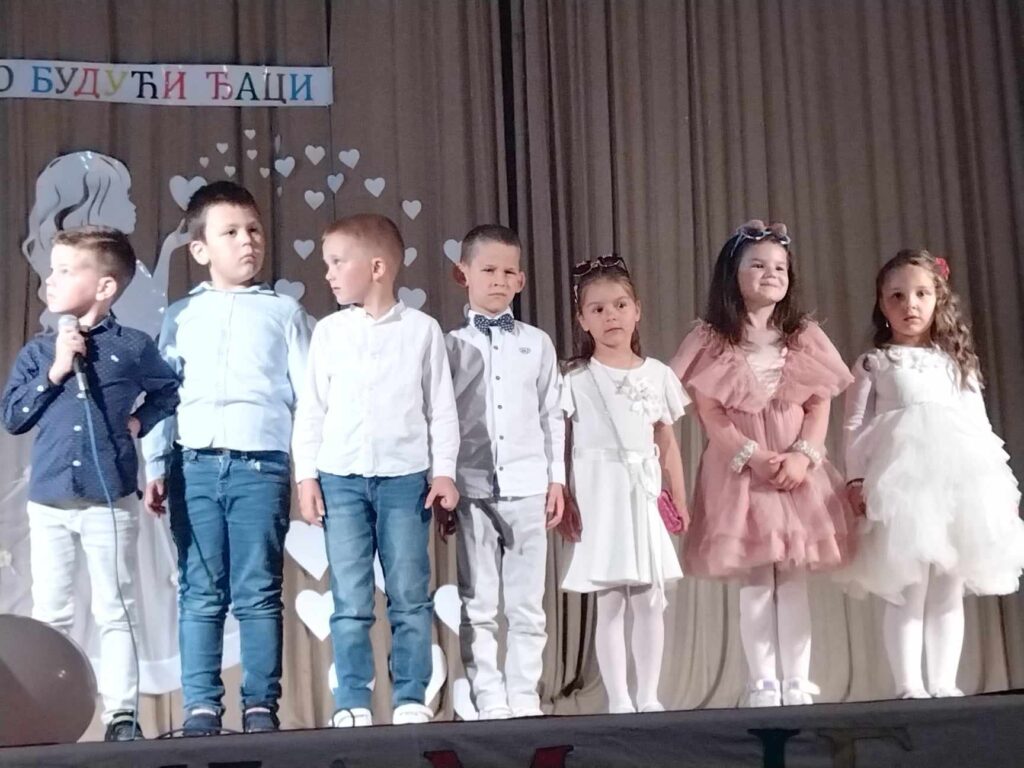 442476706_804469798415204_2168898506046565061_n-1024x768 Дјечији вртић синоћ испратио још једну генерацију малих матураната