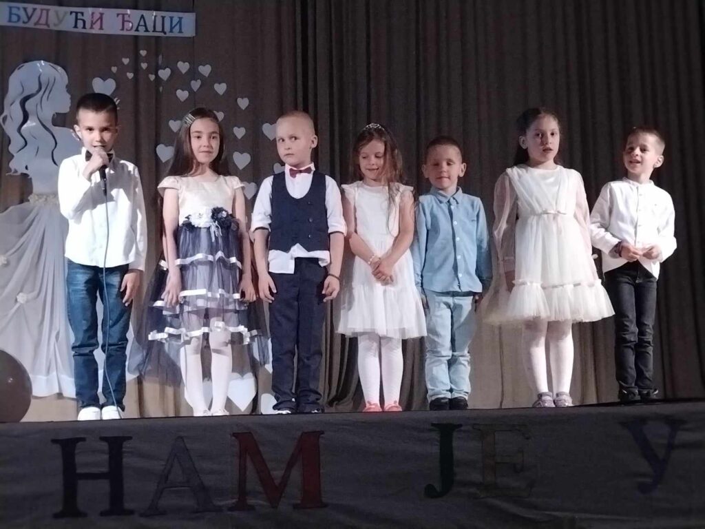 442476724_987640129657875_7774673318000001464_n-1-1024x768 Дјечији вртић синоћ испратио још једну генерацију малих матураната