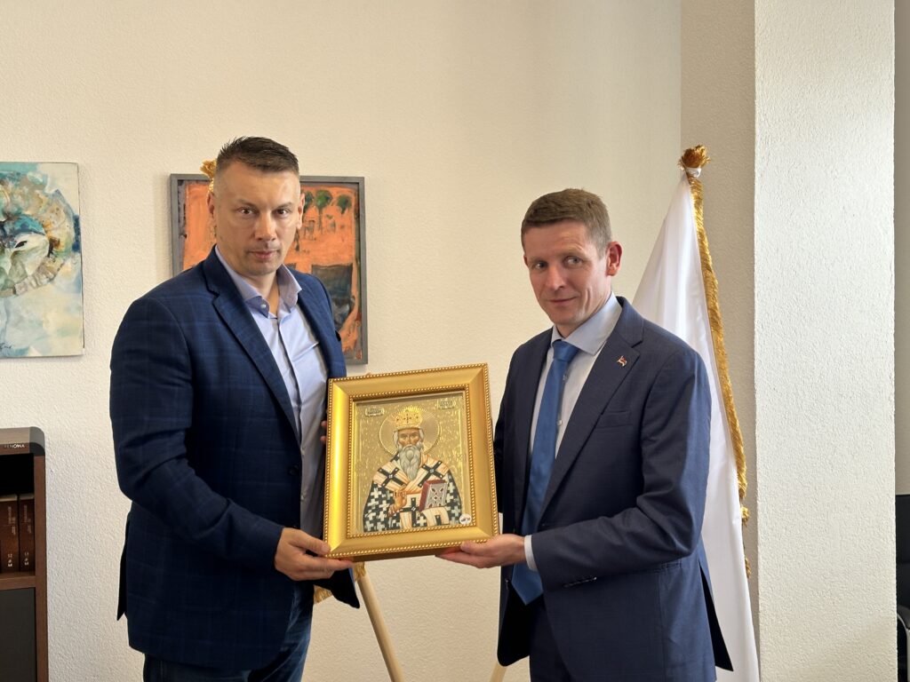 milinkovic-nesic-1024x768 U Gacku razgovarano o graničnim prelazima- Da Krstac i Ravno povezuju ljude