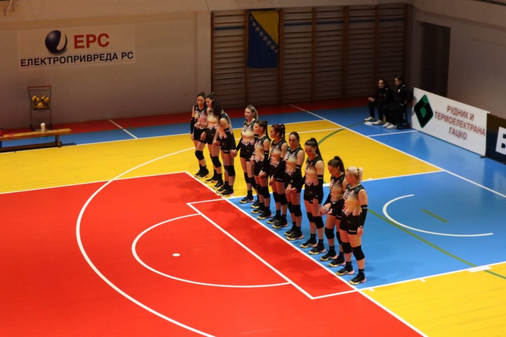 IMG-c634e11f9930cf58327c0e565d6773d2-V-1024x683 Ubjedljiva pobjeda odbojkašica na domaćem terenu