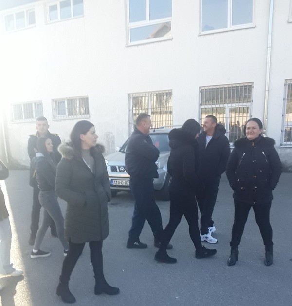 Avtovac-4 Родитељи ученика незадовољни гријањем школе у Автовцу