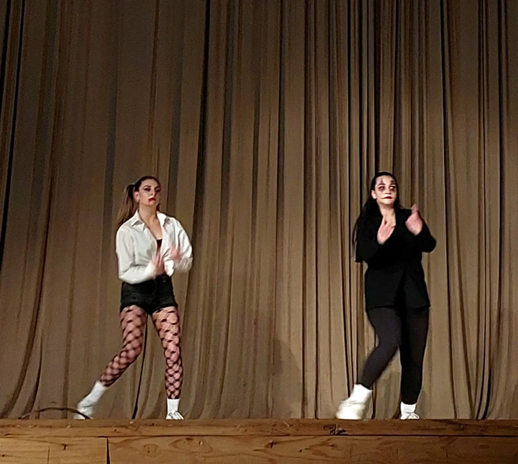 IMG-5a48459c32038364f845d7c3e34ef304-V2-1024x918-jpg Чланови драмске секције припремили богат програм поводом Међународног дана матерњег језика