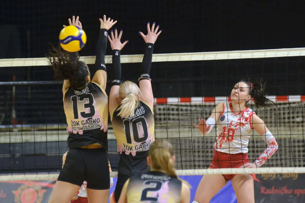 IMG-a6fa7fb97dfc586840c84cec6c060b86-V-1024x683-jpg Побједа одбојкашица у полуфиналу Купа БиХ