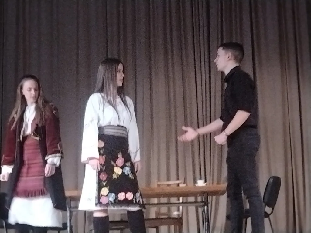 IMG_20250221_2049051-1024x768-jpg Чланови драмске секције припремили богат програм поводом Међународног дана матерњег језика