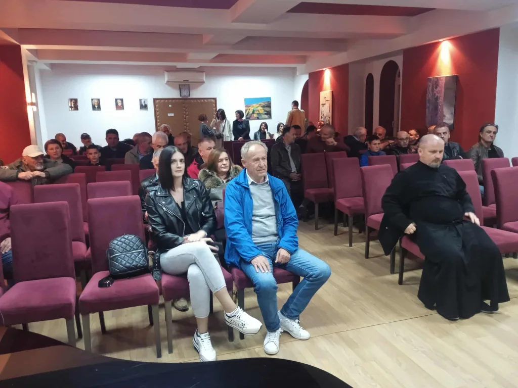 knjiga-publika-1024x768-jpg Promovisan drugi dio knjige o Blagoju Jovoviću