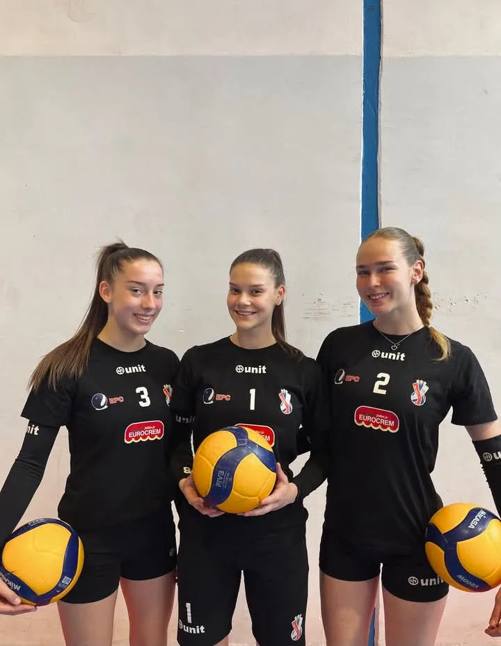 odbojkasice-jpg Odbojkašice Marija Fundup i Sofija Lažetić sa reprezentacijom BiH na Balkanskom prvenstvu u Albaniji