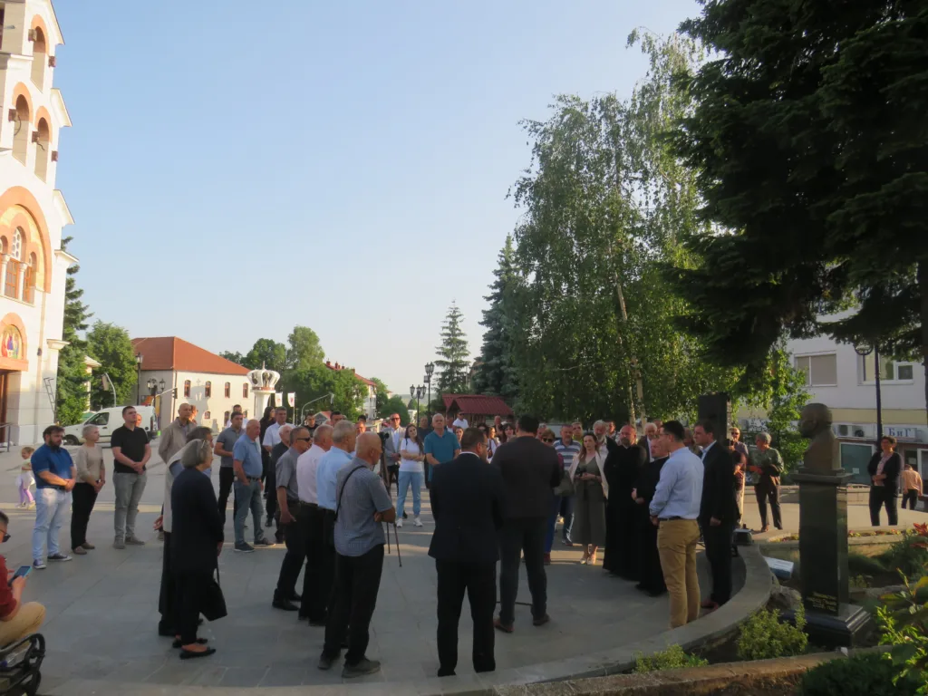 narod-1024x768-jpg Svečano otkrivena i osveštana spomen bista Gačaninu Vasilju Grđiću