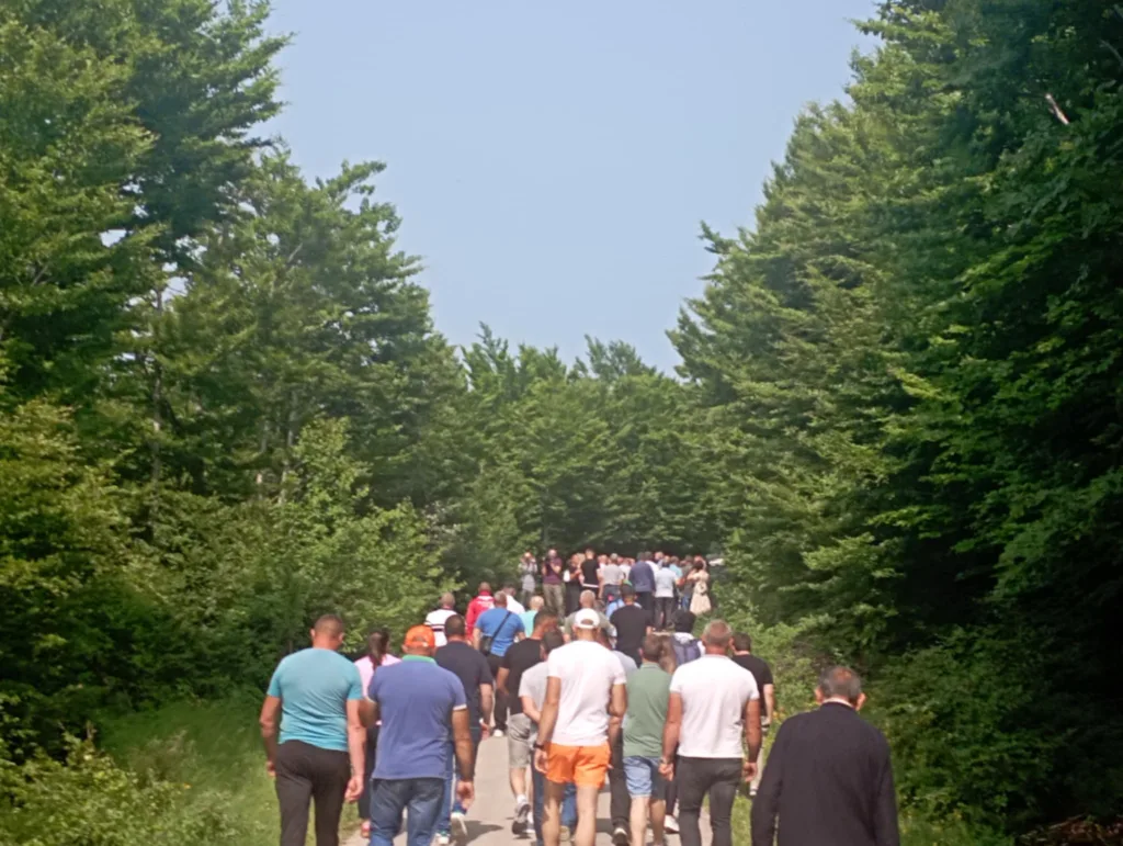 ravno-3-1024x771-jpg Sastali se Gačani i Pivljani na Ravnom: Od zvaničnog Sarajeva i Podgorice tražimo rješenje