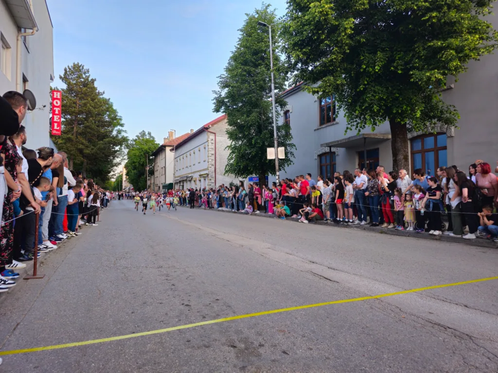 uli-4-1024x768-jpg Održane jubilarne 20. „Ulične trke Gacko 2025“