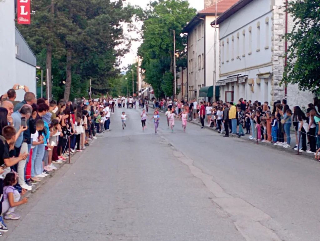 ulicne-1-1024x771-jpg Održane jubilarne 20. „Ulične trke Gacko 2025“