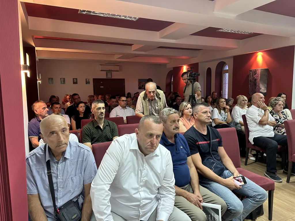 2-1024x768-jpg Predstavljena knjiga Velibora Šipovca- Eparhija zahumsko-hercegovačka u vreme Svetog Vasilija Ostroškog