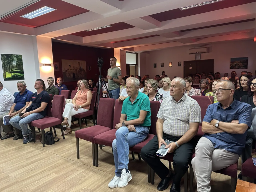 4-1024x768-jpg Predstavljena knjiga Velibora Šipovca- Eparhija zahumsko-hercegovačka u vreme Svetog Vasilija Ostroškog