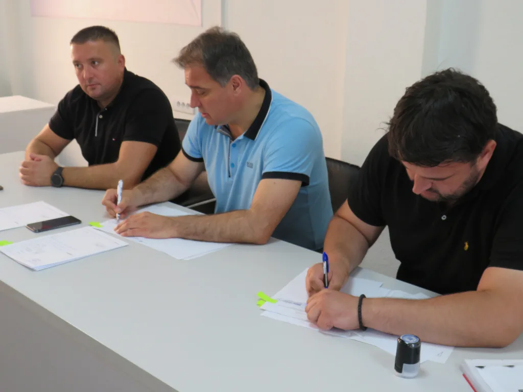 Aleksije-1024x768-jpg Potpisani ugovori sa udruženjima civilnog društva