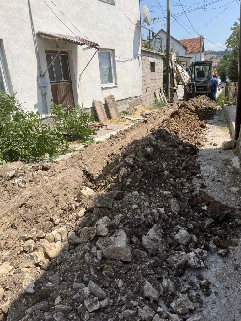 IMG-a2fd8450bcbdfdc06653e61a6f644a50-V-768x1024-jpg Капацитет изворишта „Вратло“  на минимуму- неопходна максимална сарадња предузећа „Водовод“ и грађана