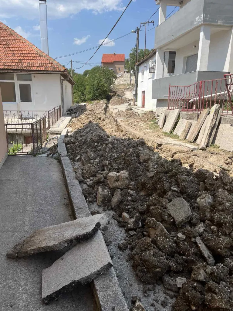 IMG-fa59947e499cffc192548da346485922-V-768x1024-jpg Капацитет изворишта „Вратло“  на минимуму- неопходна максимална сарадња предузећа „Водовод“ и грађана