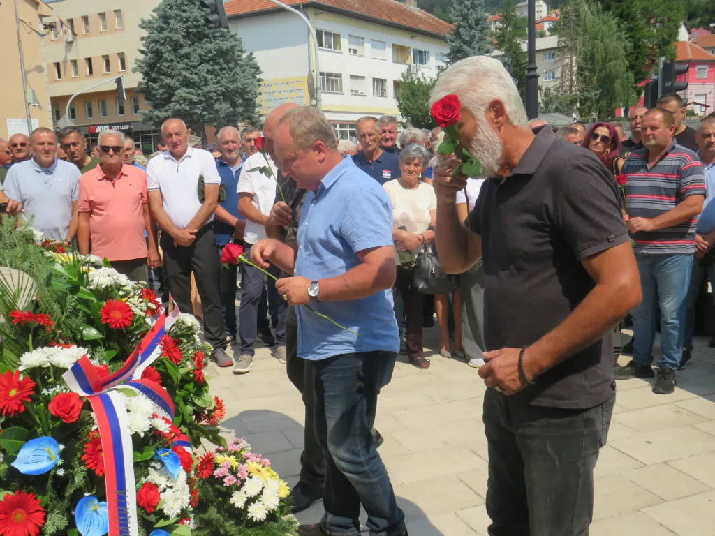 cvijece-5-1024x768-jpg Obilježen Dan Gatačke brigade