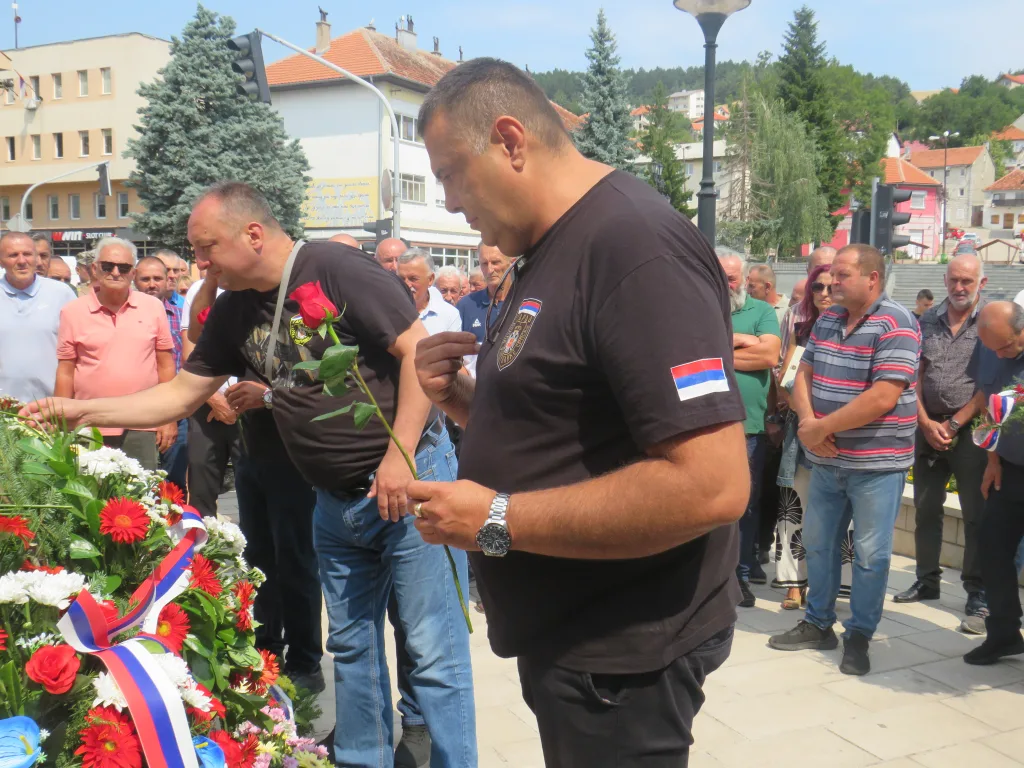 cvijece-7-1024x768-jpg Obilježen Dan Gatačke brigade