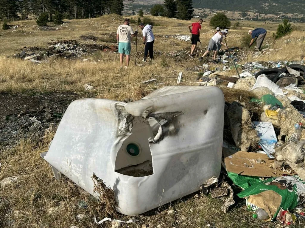 dep-3-1024x768-1-jpg Aкција чишћења дивље депоније иза боровине код Кошуте