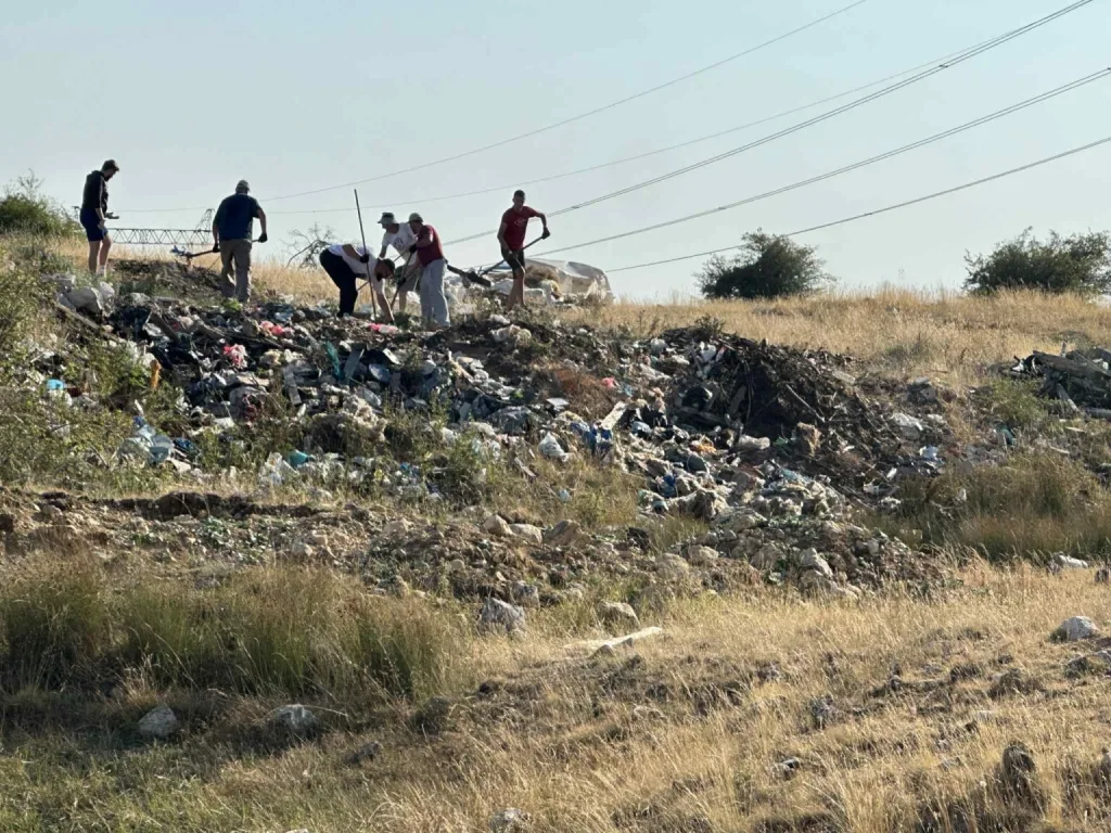 dep-glavna-1536x1152-1-1024x768-jpg Aкција чишћења дивље депоније иза боровине код Кошуте