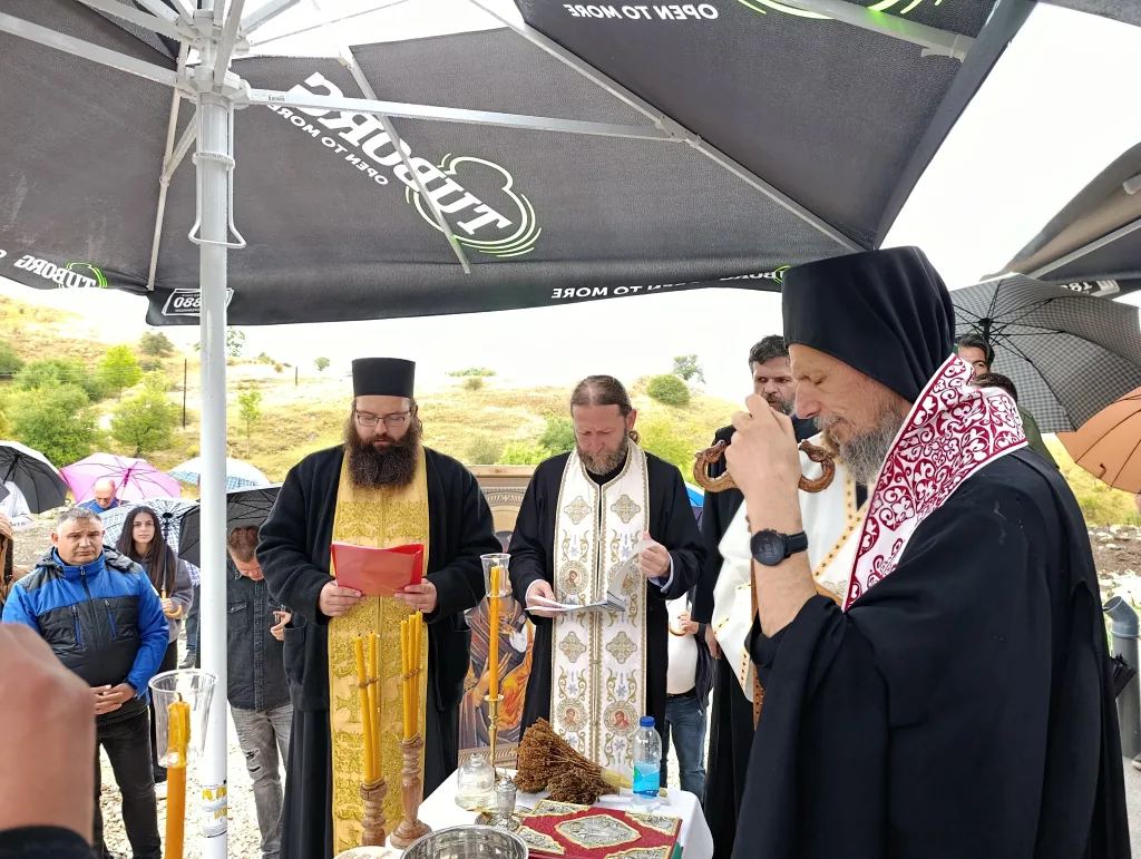 1756642193236-1024x771-jpg Кокорина: освештани темељи Храма Светог Василија Острошког