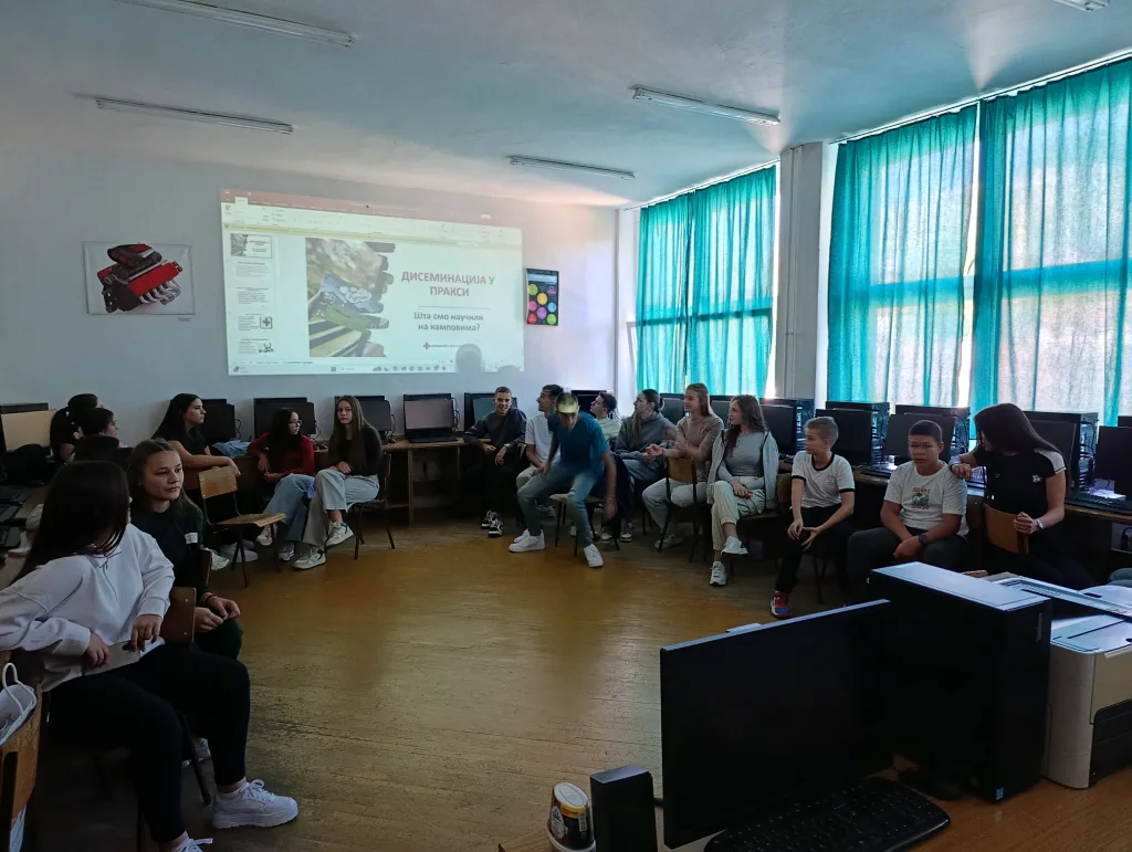 1758191478329-1024x771-jpg У СШЦ одржано предавање за основце и средњошколце о међународном покрету Црвеног крста