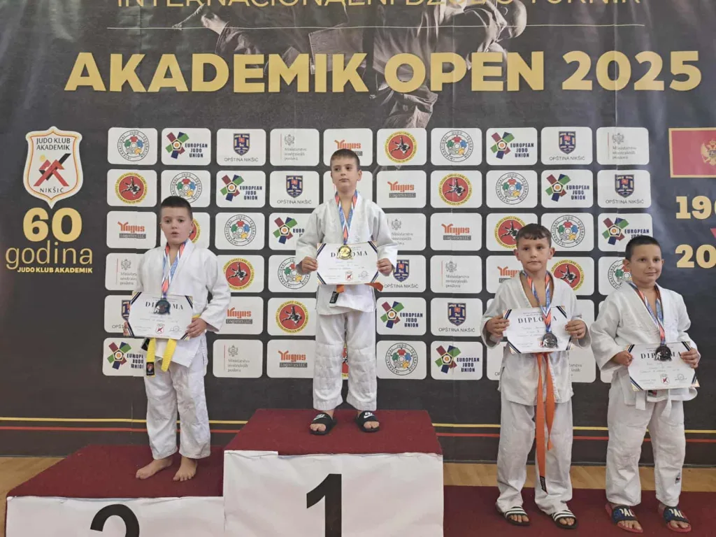 Aleksandar1-1024x768-jpg Наши џудисти се окитили медаљама у Никшићу