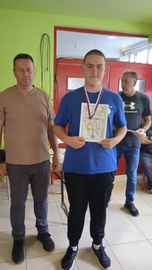 FB_IMG_1758438735177-576x1024-jpg Uspjeh mladih gatačkih šahista