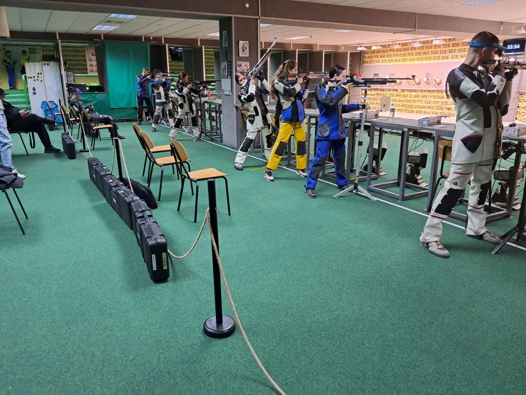 20251004_132236-1-1024x768-jpg Održano četvrto finalno  kolo lige kadeta BiH u streljaštvu