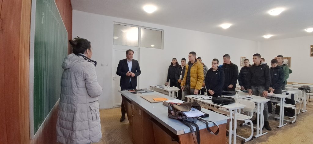 20251126_101411-1024x472 Начелник Гацка посјетио СШЦ"Перо Слијепчевић"