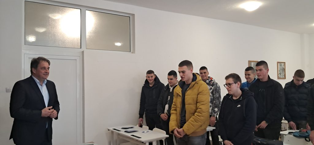20251126_101424-1024x473 Начелник Гацка посјетио СШЦ"Перо Слијепчевић"