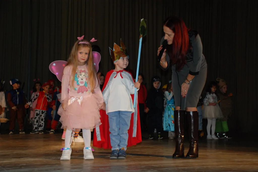 IMG-18c95f87292cc9fcf08a482fc16335e1-V-1024x685-jpg Маскенбал  – празник маште и радости