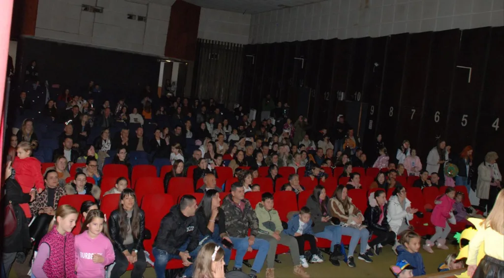 IMG-23bd03f45608986c01cf97bb77d8062f-V-1024x565-jpg Маскенбал  – празник маште и радости