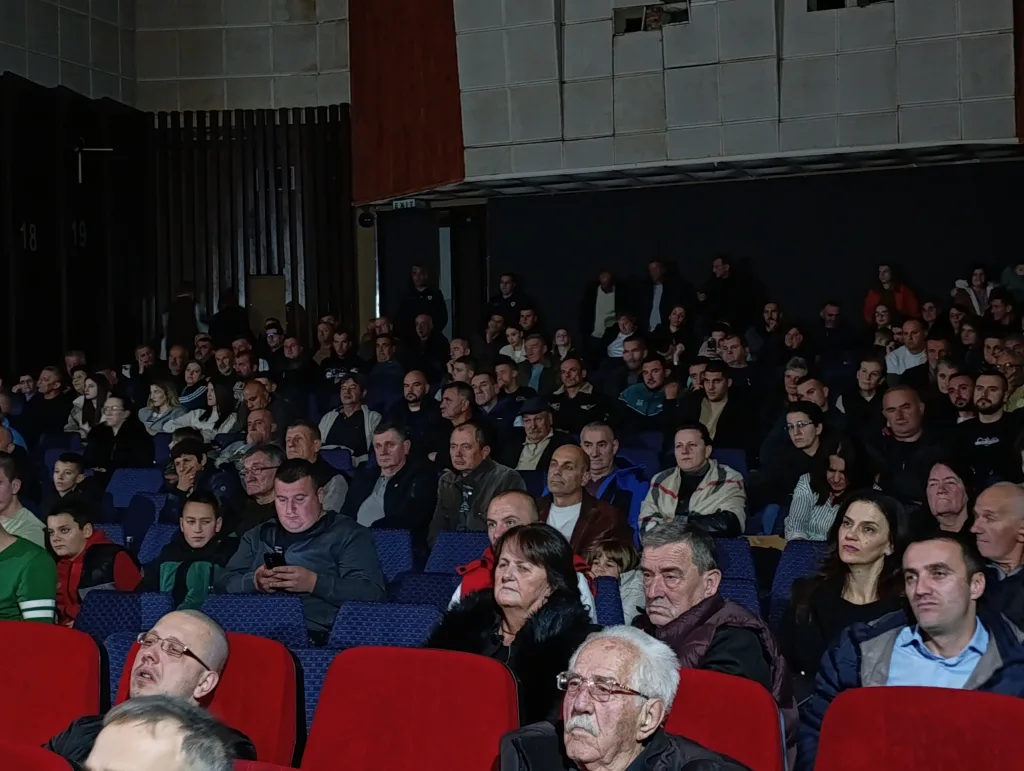 publika-1024x771-jpg У Гацку одржано хуманитарно вече гусала и епске поезије у част Тешана Подруговића