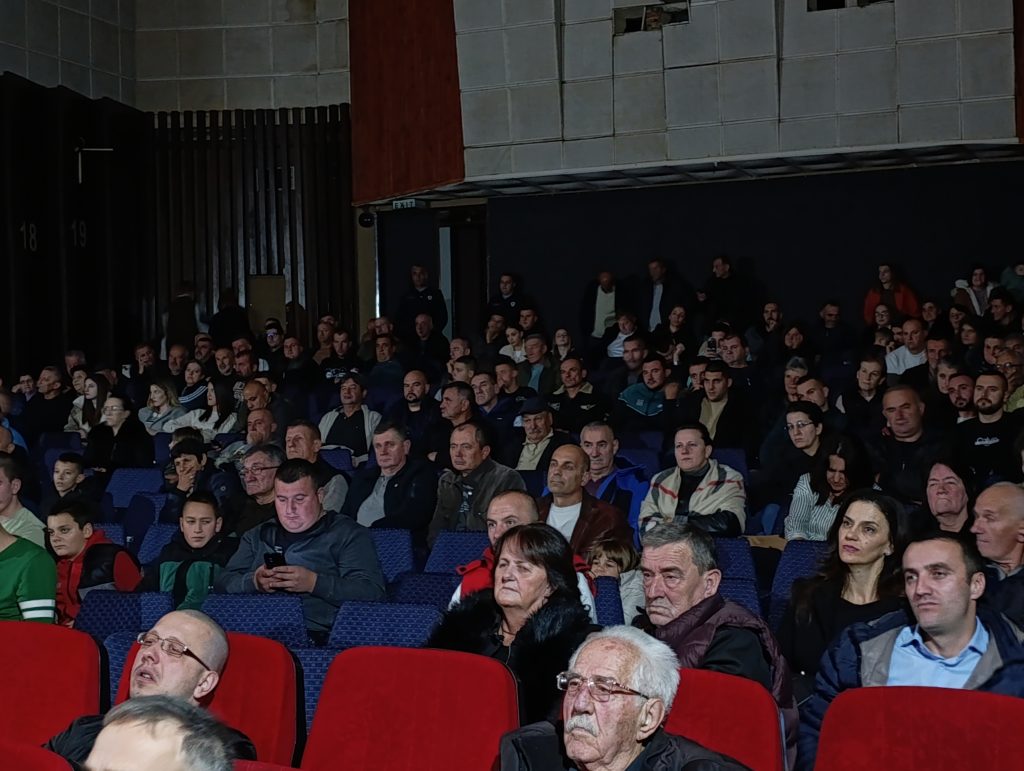 publika-1024x771 У Гацку одржано хуманитарно вече гусала и епске поезије у част Тешана Подруговића