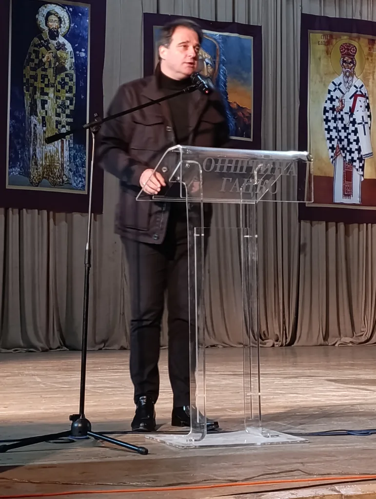 vukota-2-771x1024-jpg У Гацку одржано хуманитарно вече гусала и епске поезије у част Тешана Подруговића