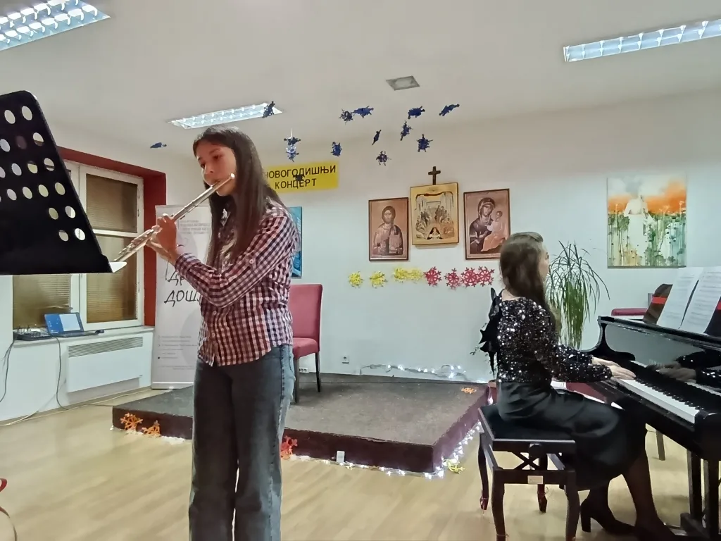 1766477106810-1024x768-jpg Сјајним Новогодишњим концертом ученици ОМШ „Свети Роман Мелод“ донијели дух празника у Гацко