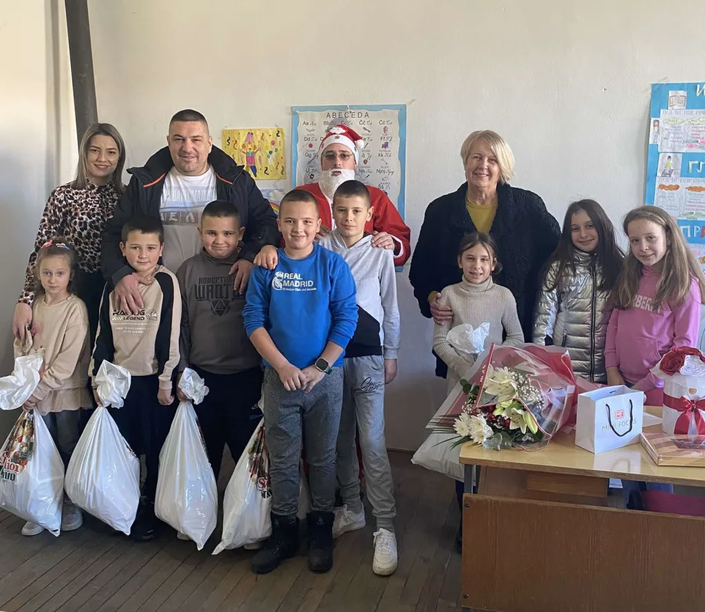 1767006093464-1024x889-jpg Црвени крст Гацко: Дјед Мраз посјетио подручне школе у Гацку и обрадовао малишане