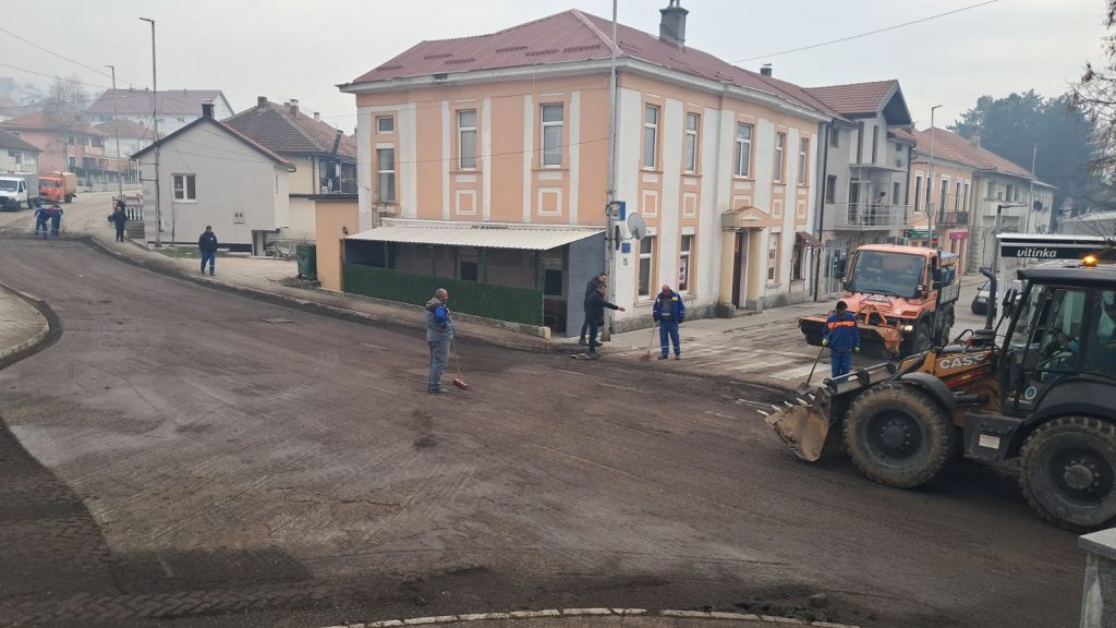 IMG-1e131c1ce97bad75574fa01ea04b12df-V-1024x576 Почели радови на реконструцији Немањине улице и центра града
