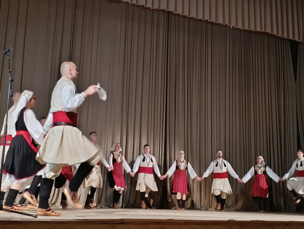 IMG-2d4537baf5b36bd985941ab3805f4ae5-V-1024x771-jpg У Гацку одржан годишњи концерт КУД „Зеленгора“-приказана раскош српског фолклора