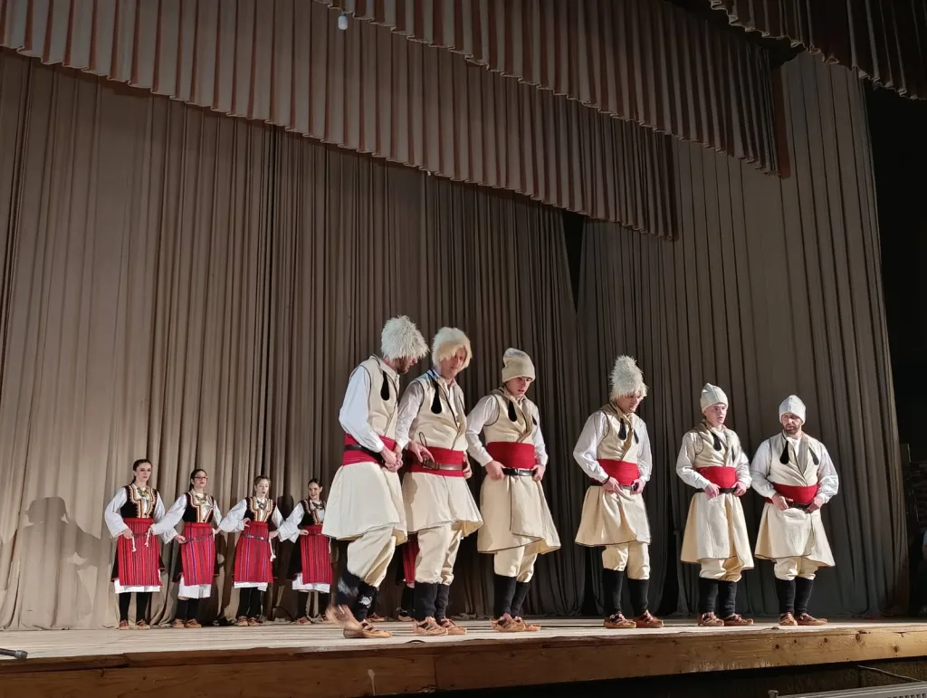 IMG-9d6b23b5498bafcfbd2883cab874bec2-V-1024x771-jpg У Гацку одржан годишњи концерт КУД „Зеленгора“-приказана раскош српског фолклора