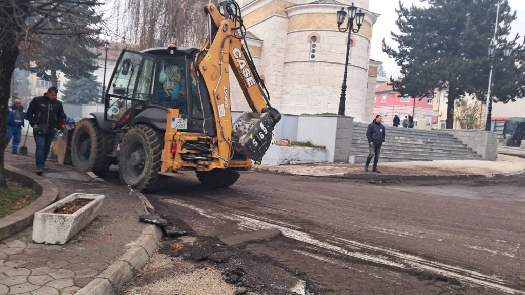 IMG-c0fa83f797458c4a56c5aecec56f4642-V-1024x576 Почели радови на реконструцији Немањине улице и центра града