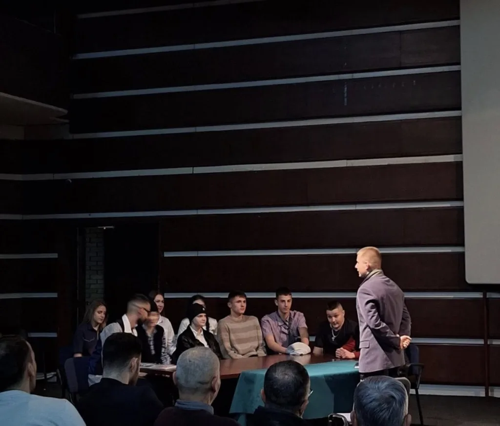 NS6-1024x871-jpg Gacko teatar gostovao je u Novom Sadu sa pozorišnom predstavom„Magareće godine“.