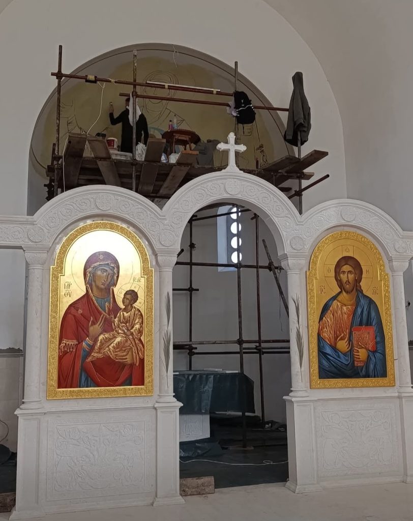 Screenshot_20251215_080515-812x1024 У току радови на осликавању Храма Свете Тројице у Гацку, грађевински радови приводе се крају