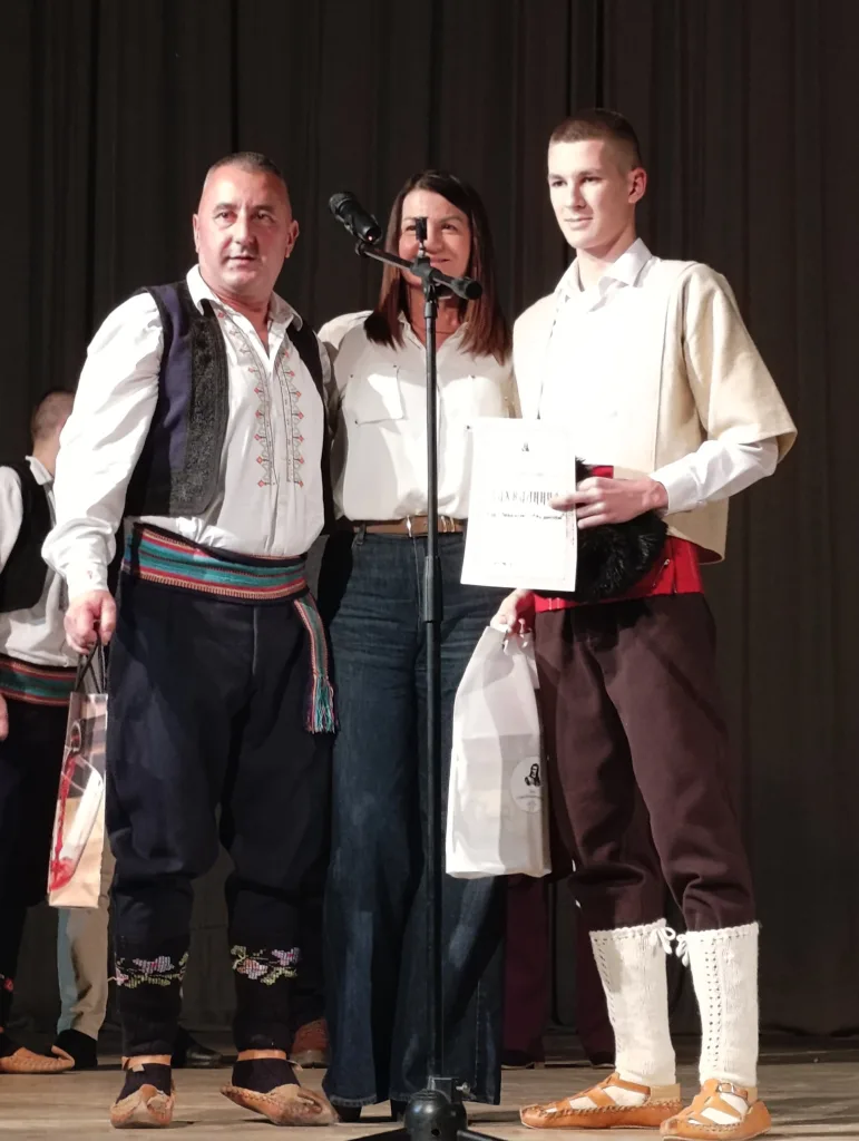 bileca-771x1024-jpg 16 година рада крунисано годишњим концертом КУД-а "Сава Владиславић"