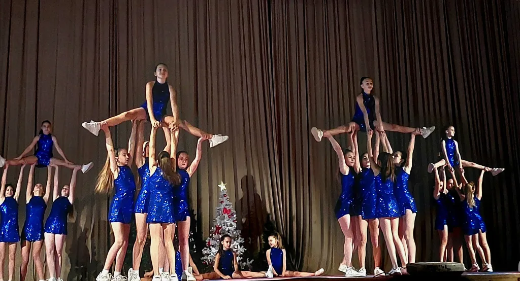 vi-dens-5-1024x554-jpg Održan zanimljiv i bogat koncert "Ritam zime" u režiji Plesnog i čirliding kluba "We dance"