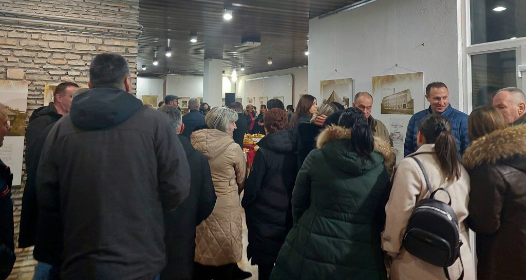 atmosfera-1024x546 U Gacku održan Festival božićnog kolača „Česnica“