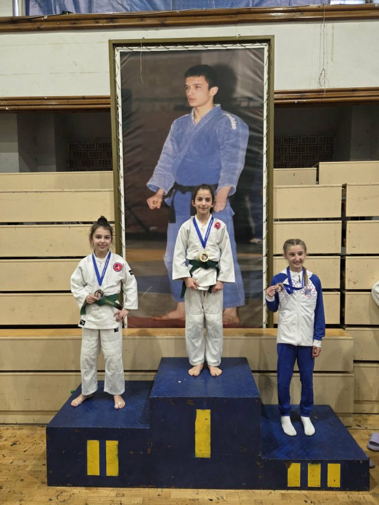 Ana-i-Sofija-R-768x1024 Nove medalje za Džudo klub „Gacko“-od 22, dvije su zlatne
